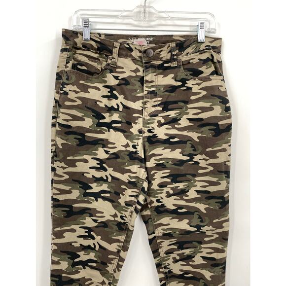 No Boundaries High Rise Skinny 13 Green Camo Jeans - Picture 2 of 9